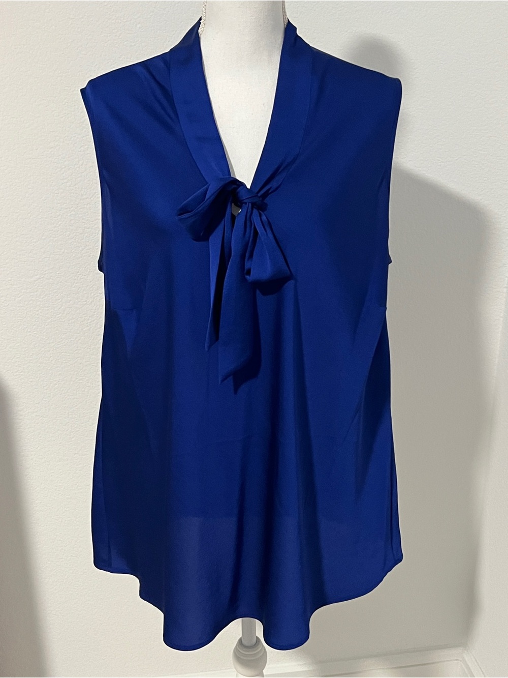 EUC Kasper Women’s Sleeveless Tie-Neck Blouse - Royal Blue - 2X